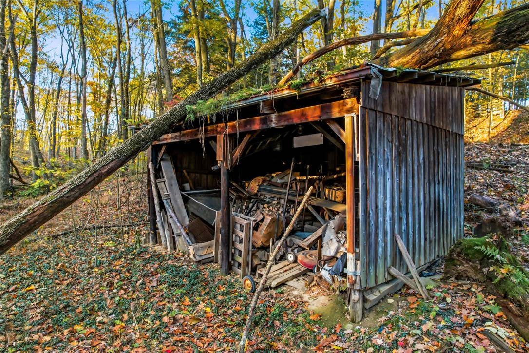 Pymatuning Twp, Pennsylvania 16154, United States, 4 Bedrooms Bedrooms, ,2 BathroomsBathrooms,Residential,Active,241796