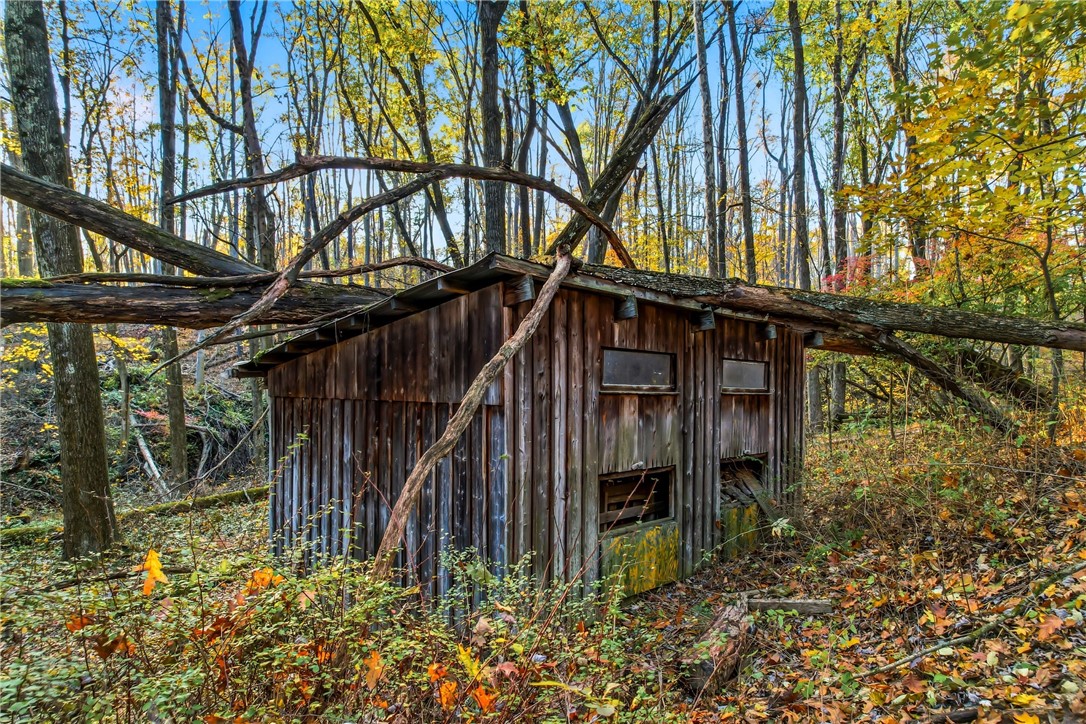 Pymatuning Twp, Pennsylvania 16154, United States, 4 Bedrooms Bedrooms, ,2 BathroomsBathrooms,Residential,Active,241796