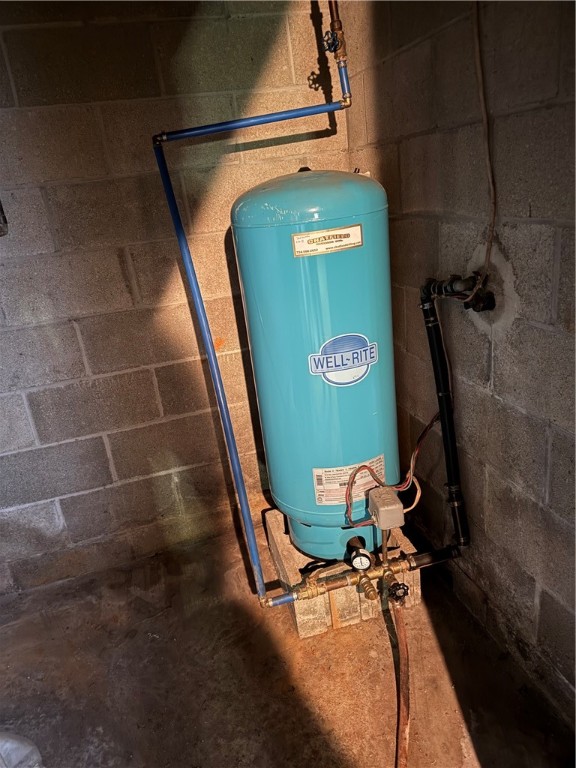 Pymatuning Twp, Pennsylvania 16154, United States, 4 Bedrooms Bedrooms, ,2 BathroomsBathrooms,Residential,Active,241796