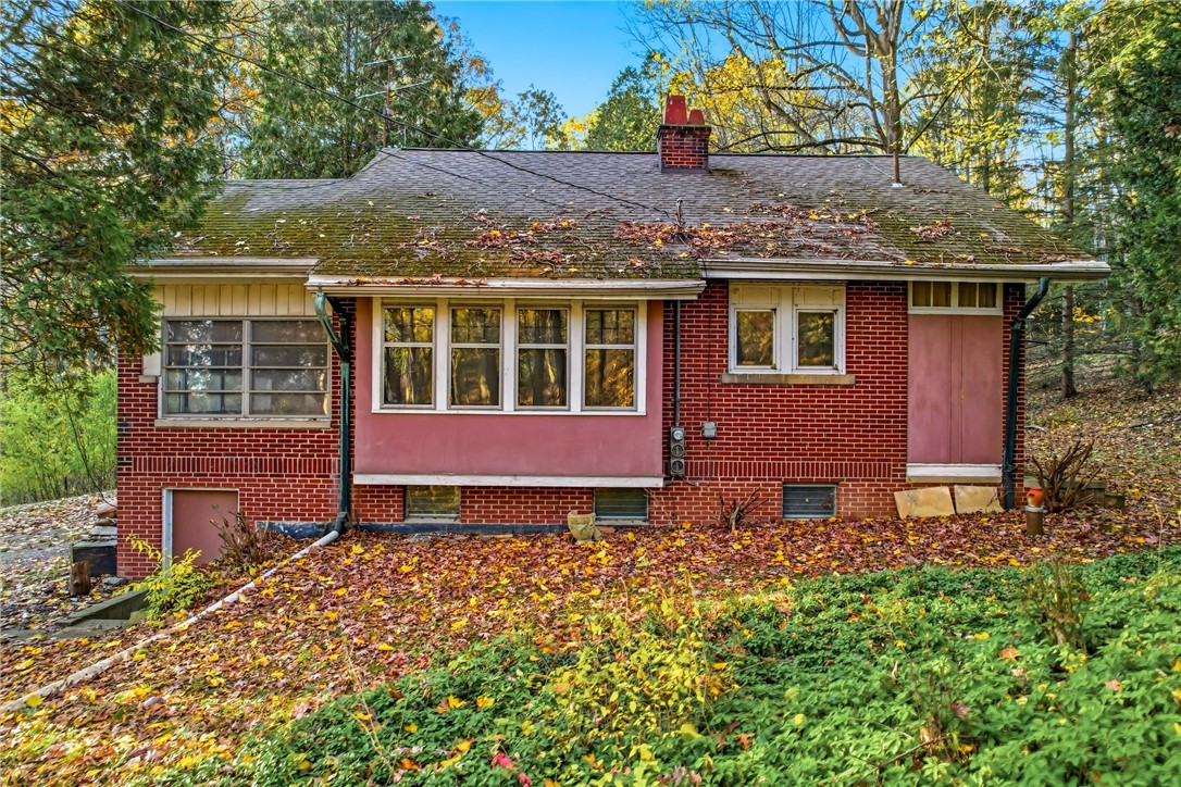 Pymatuning Twp, Pennsylvania 16154, United States, 4 Bedrooms Bedrooms, ,2 BathroomsBathrooms,Residential,Active,241796