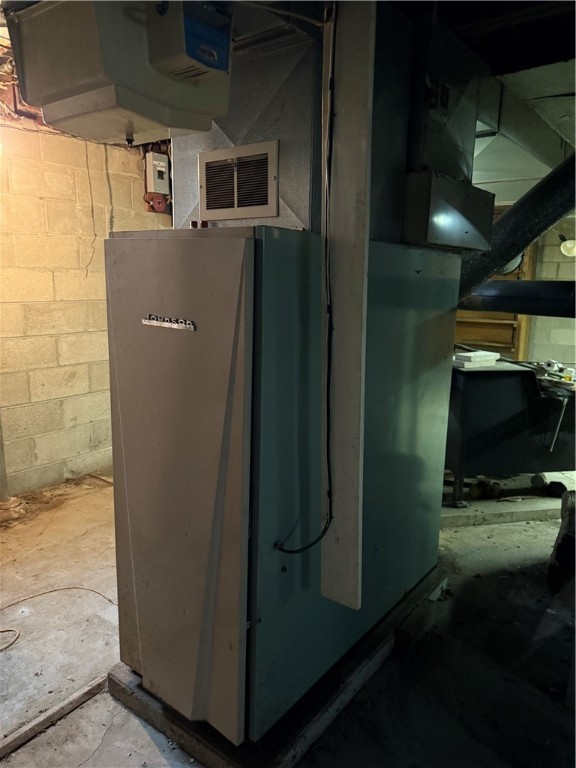 Pymatuning Twp, Pennsylvania 16154, United States, 4 Bedrooms Bedrooms, ,2 BathroomsBathrooms,Residential,Active,241796