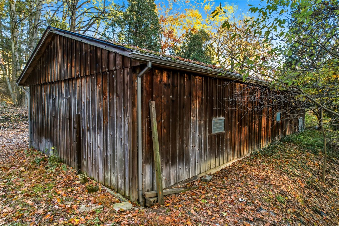 Pymatuning Twp, Pennsylvania 16154, United States, 4 Bedrooms Bedrooms, ,2 BathroomsBathrooms,Residential,Active,241796