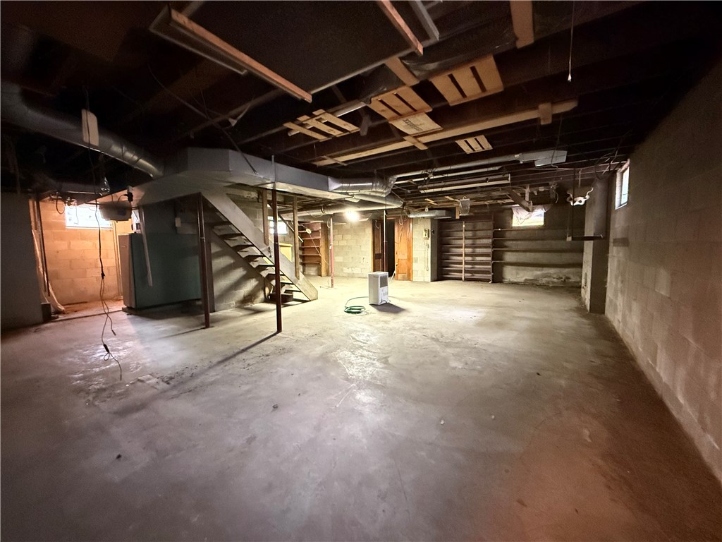 Pymatuning Twp, Pennsylvania 16154, United States, 4 Bedrooms Bedrooms, ,2 BathroomsBathrooms,Residential,Active,241796