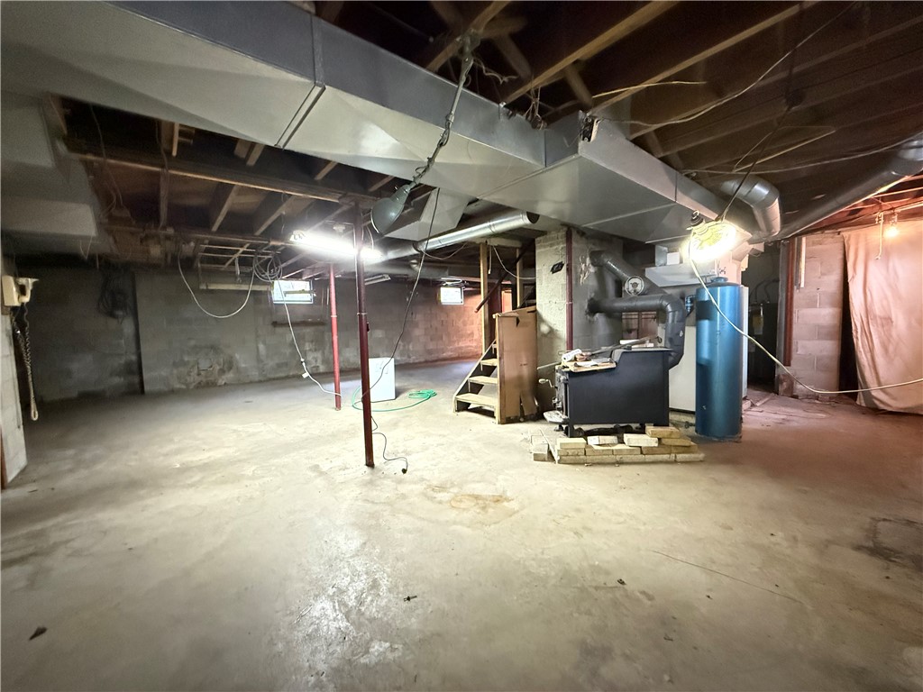 Pymatuning Twp, Pennsylvania 16154, United States, 4 Bedrooms Bedrooms, ,2 BathroomsBathrooms,Residential,Active,241796