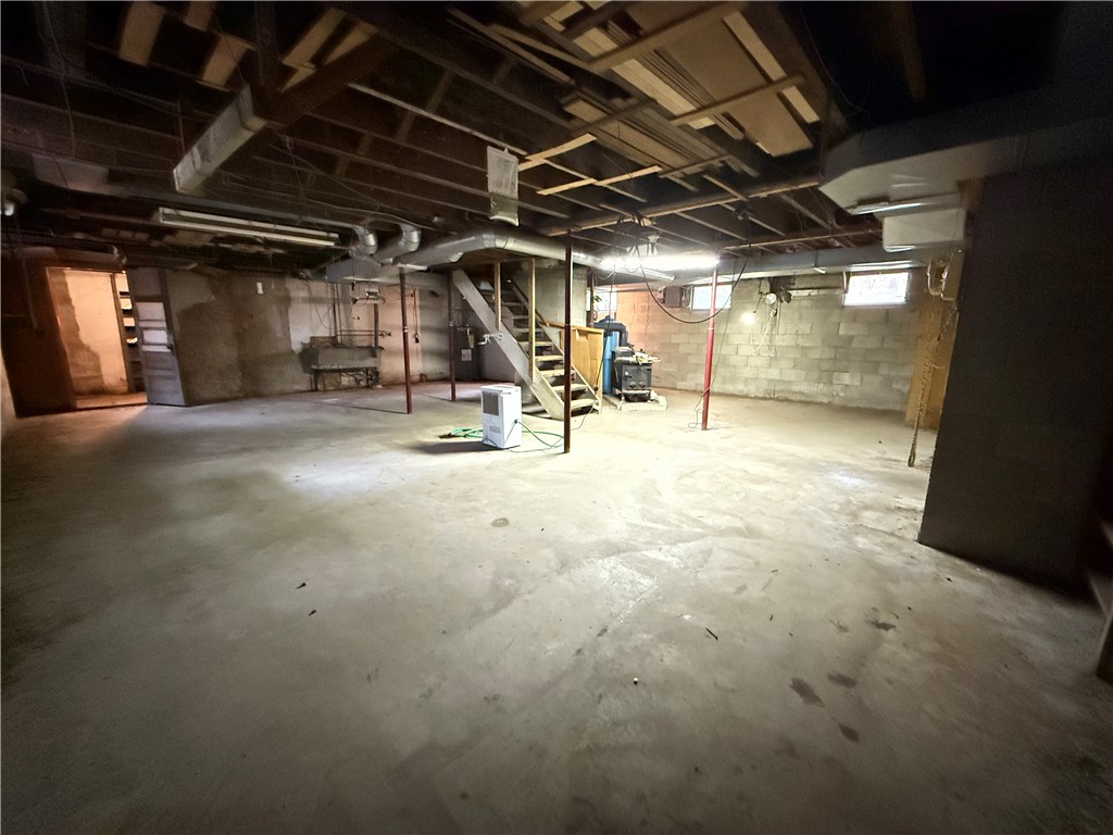 Pymatuning Twp, Pennsylvania 16154, United States, 4 Bedrooms Bedrooms, ,2 BathroomsBathrooms,Residential,Active,241796