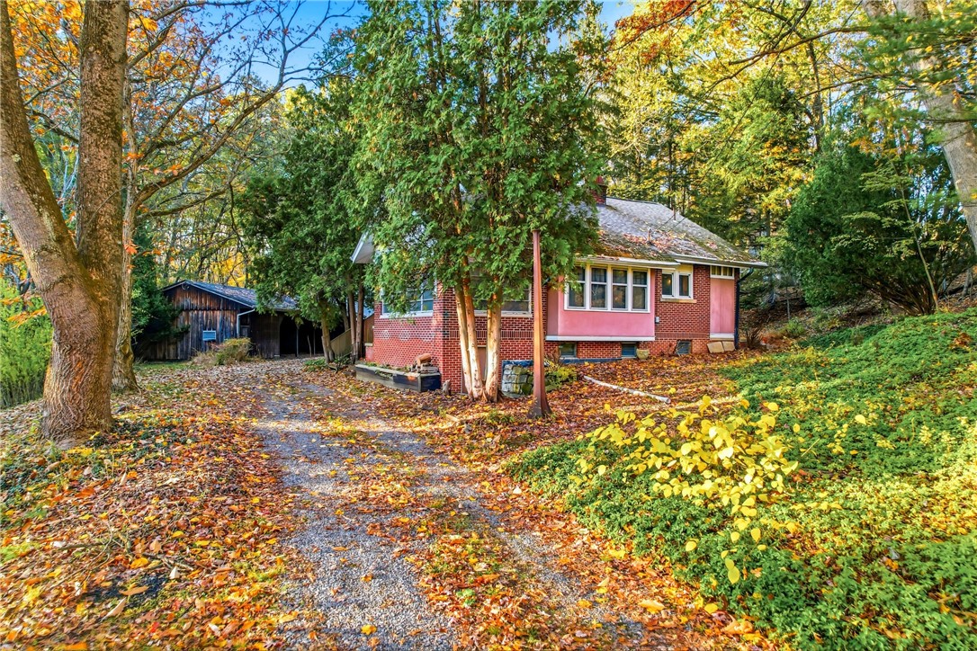 Pymatuning Twp, Pennsylvania 16154, United States, 4 Bedrooms Bedrooms, ,2 BathroomsBathrooms,Residential,Active,241796