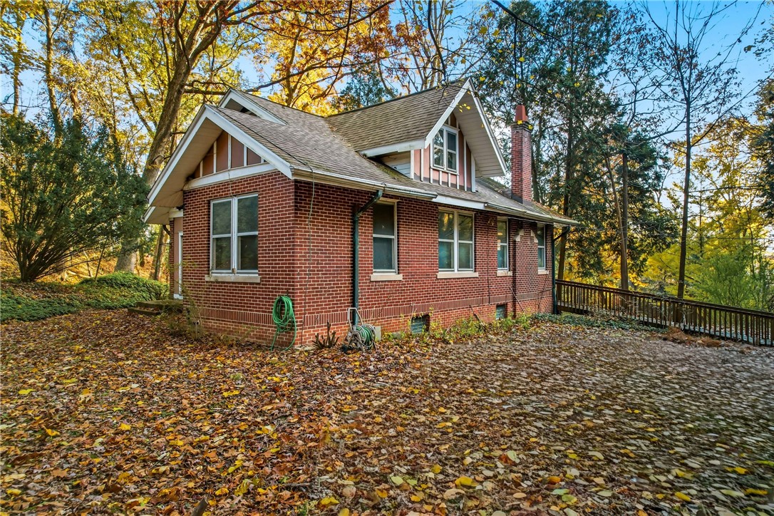 Pymatuning Twp, Pennsylvania 16154, United States, 4 Bedrooms Bedrooms, ,2 BathroomsBathrooms,Residential,Active,241796