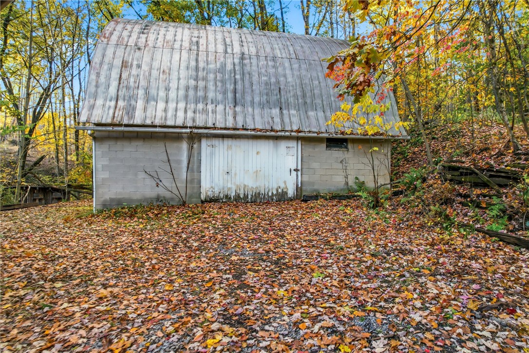 Pymatuning Twp, Pennsylvania 16154, United States, 4 Bedrooms Bedrooms, ,2 BathroomsBathrooms,Residential,Active,241796