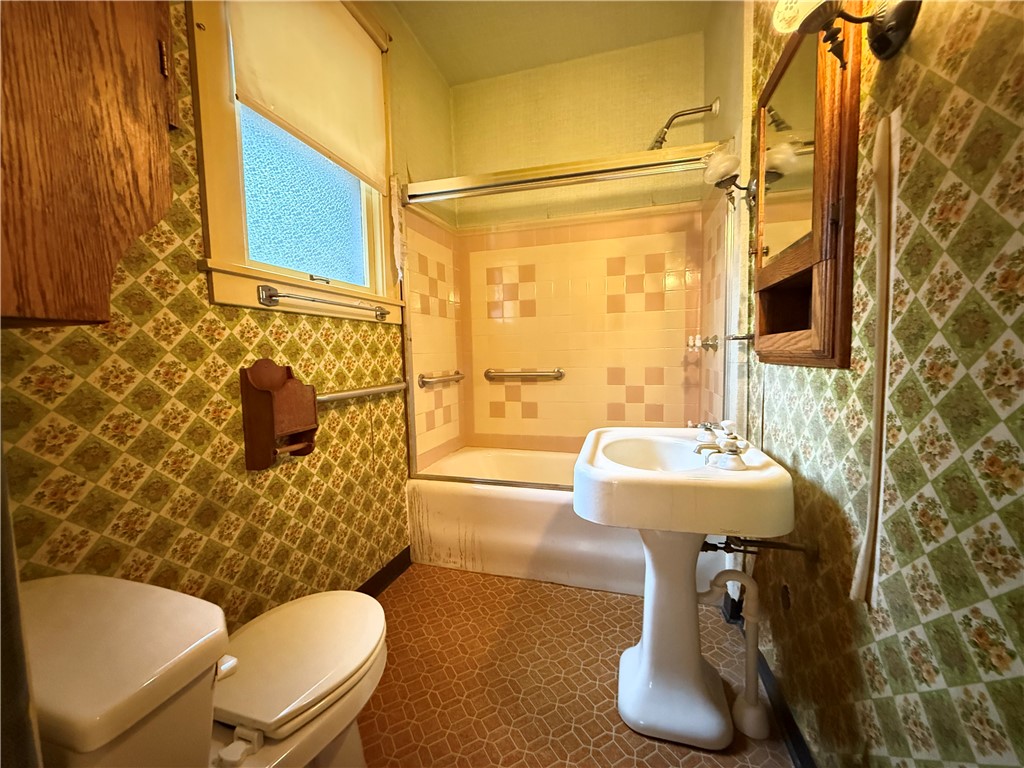 Pymatuning Twp, Pennsylvania 16154, United States, 4 Bedrooms Bedrooms, ,2 BathroomsBathrooms,Residential,Active,241796