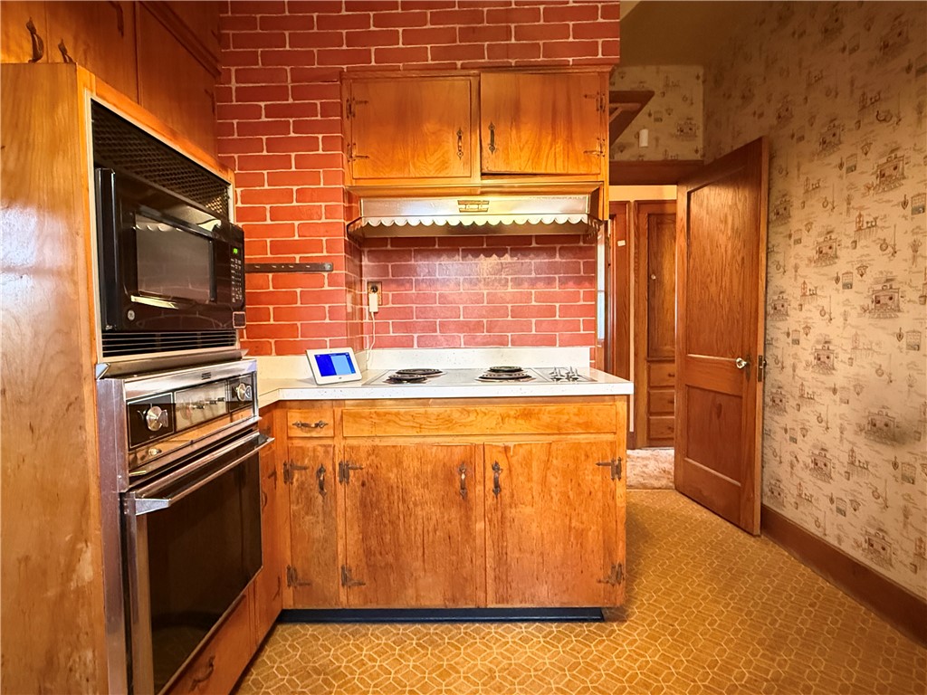 Pymatuning Twp, Pennsylvania 16154, United States, 4 Bedrooms Bedrooms, ,2 BathroomsBathrooms,Residential,Active,241796