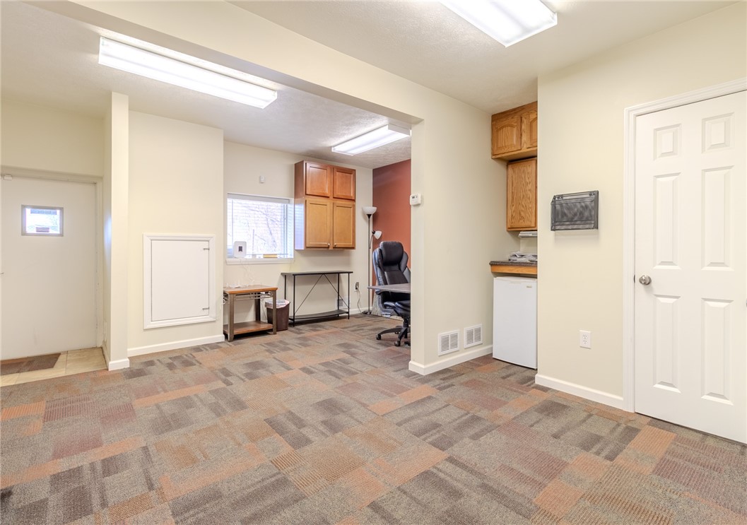 E Pittsburgh, Pennsylvania 15112, United States, ,Commercial,Active,256666