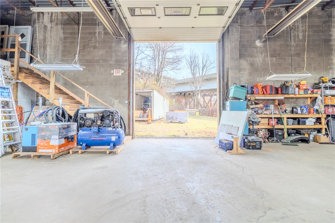 E Pittsburgh, Pennsylvania 15112, United States, ,Commercial,Active,256666