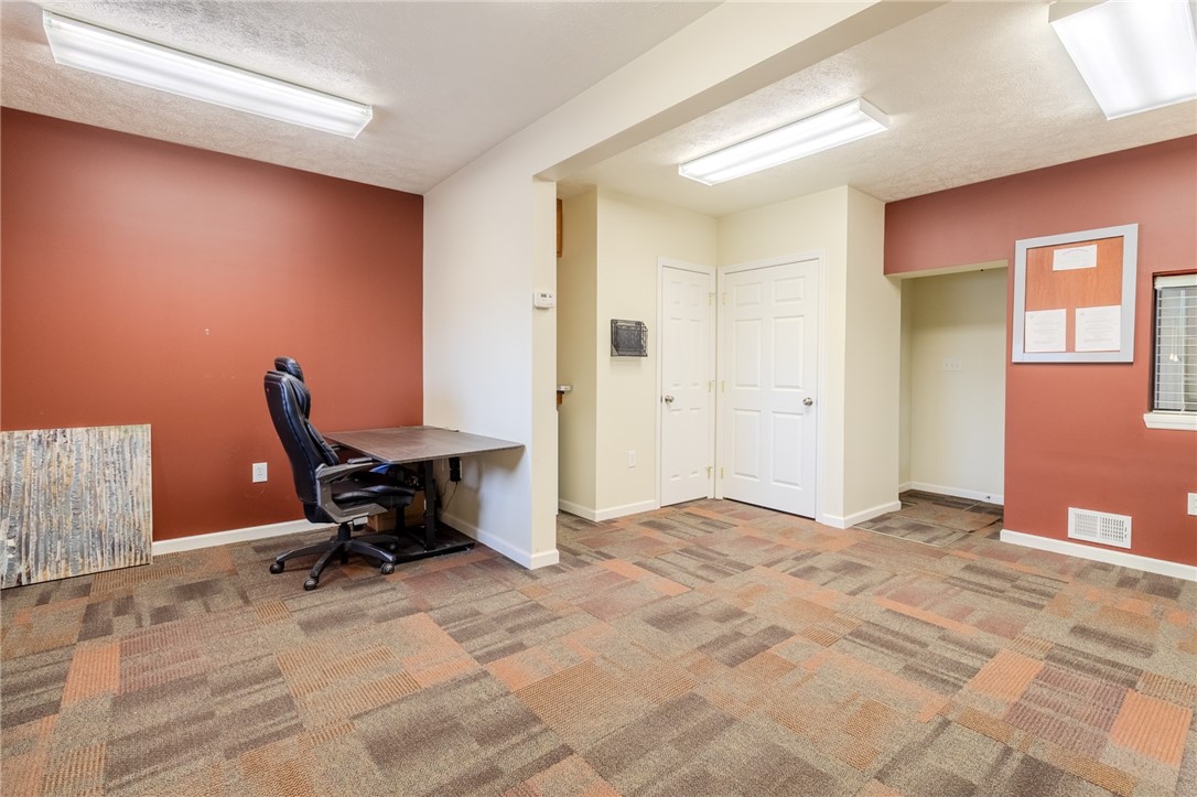 E Pittsburgh, Pennsylvania 15112, United States, ,Commercial,Active,256666