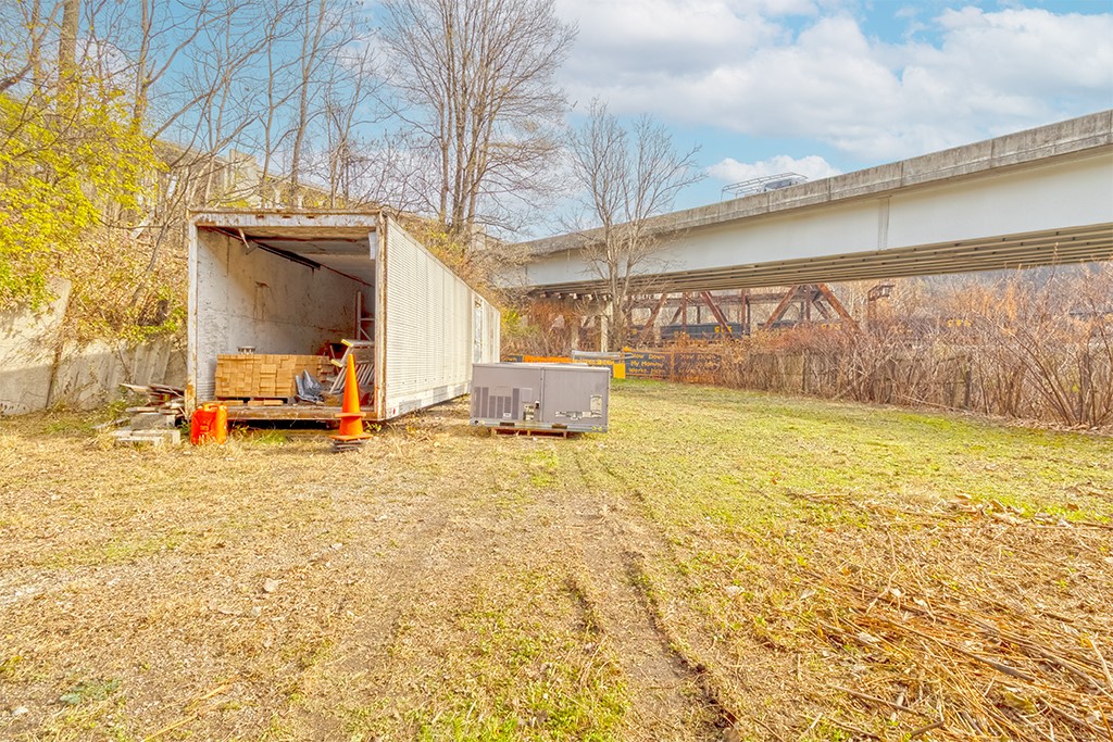 E Pittsburgh, Pennsylvania 15112, United States, ,Commercial,Active,256666