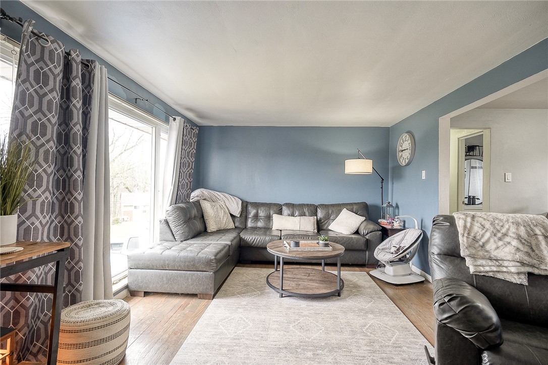 376 Livingston Rd Rd, West Mifflin, Pennsylvania image 3