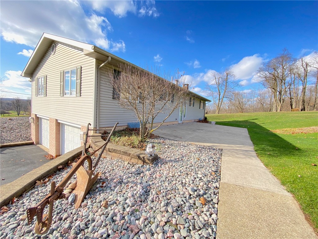 Shenango-Cra, Pennsylvania 16134, United States, 3 Bedrooms Bedrooms, ,2 BathroomsBathrooms,Residential,Contingent,29254