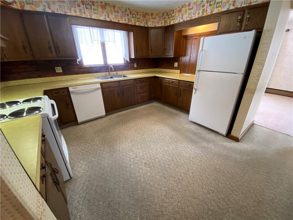 Shenango-Cra, Pennsylvania 16134, United States, 3 Bedrooms Bedrooms, ,2 BathroomsBathrooms,Residential,Contingent,29254