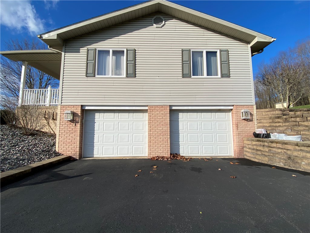 Shenango-Cra, Pennsylvania 16134, United States, 3 Bedrooms Bedrooms, ,2 BathroomsBathrooms,Residential,Contingent,29254