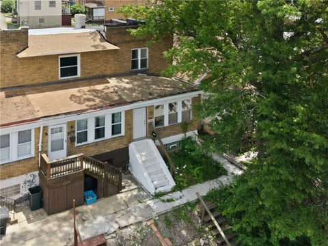 Homes For Sale - 2927 Willett Rd Rd<br/> Brentwood, PA 15227