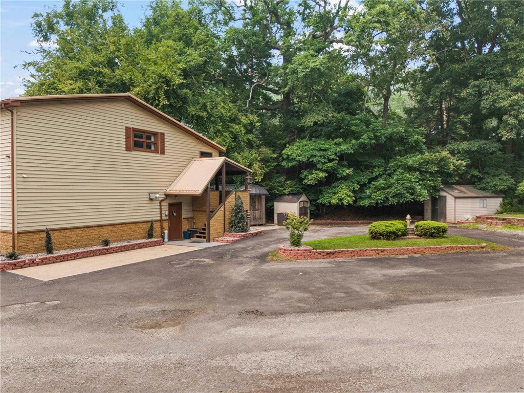 2560 Fairmount Church Rd