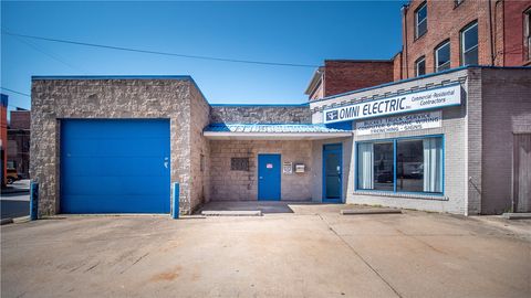 Photo of 223 E 4th Ave, Tarentum, PA 15084 (MLS # 1748030)