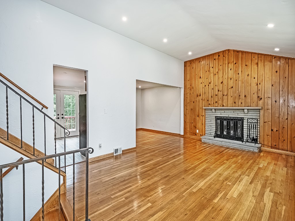 456 Regency Dr