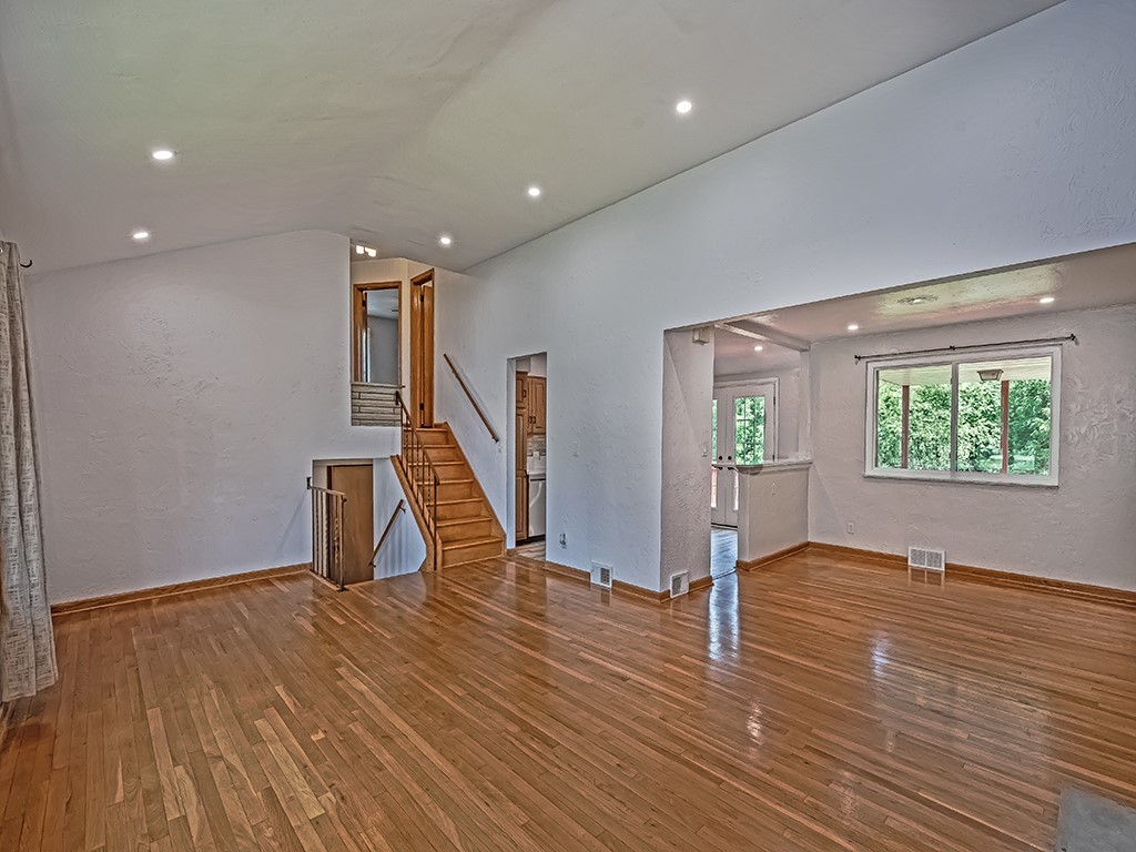 456 Regency Dr
