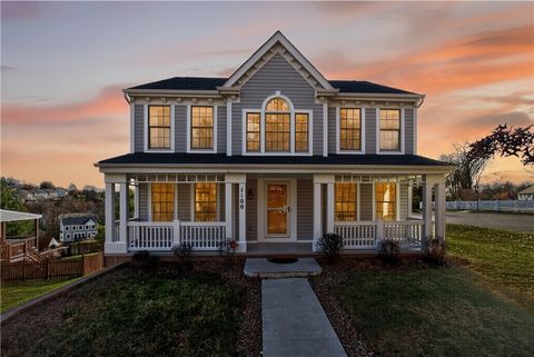 Photo of 1100 Meadowbrook Dr, Canonsburg, PA 15317 (MLS # 1731433)