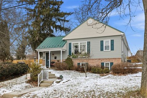 Photo of 509 11th St, Oakmont, PA 15139 (MLS # 1738186)