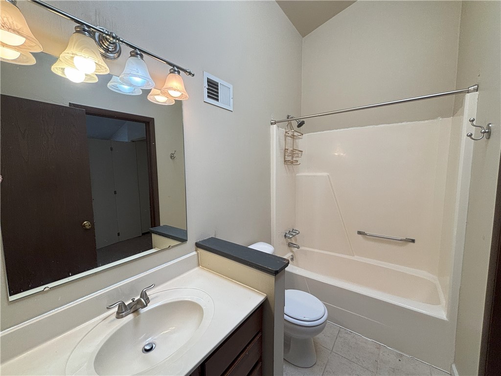 Murrysville, Pennsylvania 15668, United States, 2 Bedrooms Bedrooms, ,2 BathroomsBathrooms,Residential,Active,90614