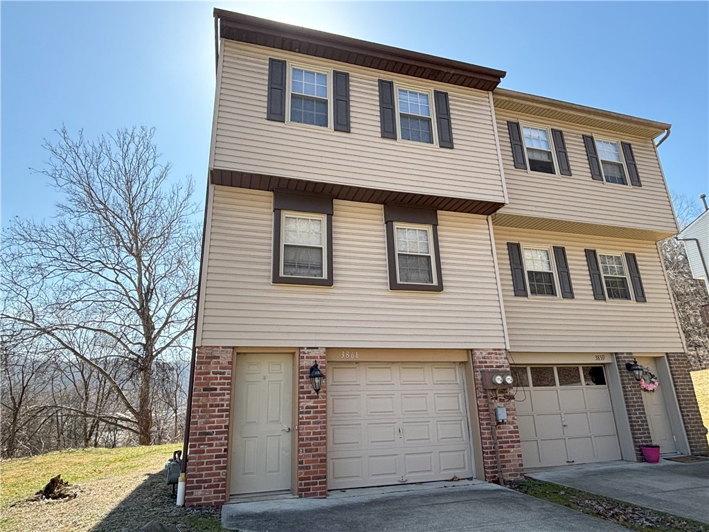 Murrysville, Pennsylvania 15668, United States, 2 Bedrooms Bedrooms, ,2 BathroomsBathrooms,Residential,Active,90614
