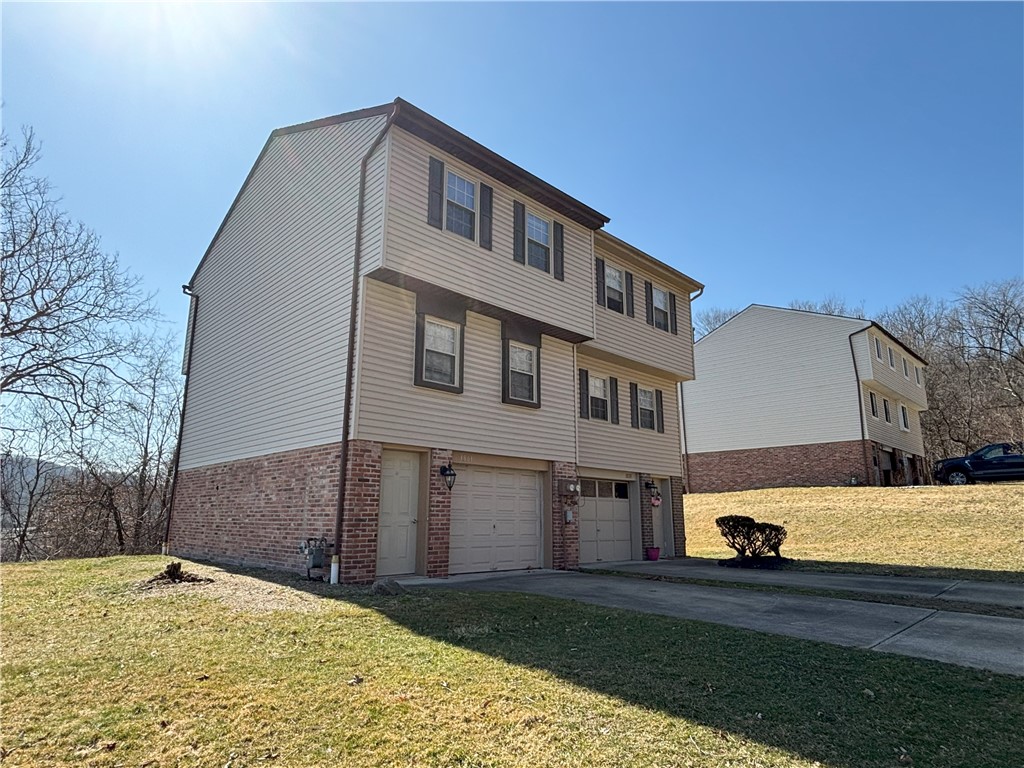 Murrysville, Pennsylvania 15668, United States, 2 Bedrooms Bedrooms, ,2 BathroomsBathrooms,Residential,Active,90614