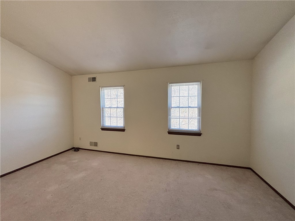 Murrysville, Pennsylvania 15668, United States, 2 Bedrooms Bedrooms, ,2 BathroomsBathrooms,Residential,Active,90614