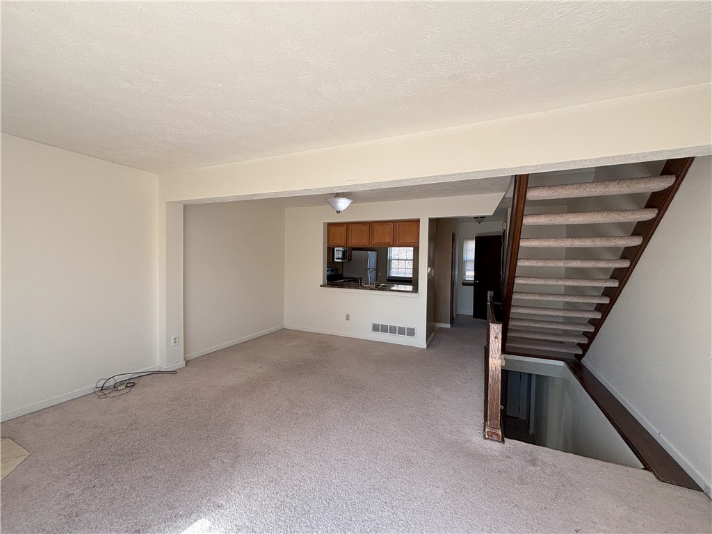Murrysville, Pennsylvania 15668, United States, 2 Bedrooms Bedrooms, ,2 BathroomsBathrooms,Residential,Active,90614