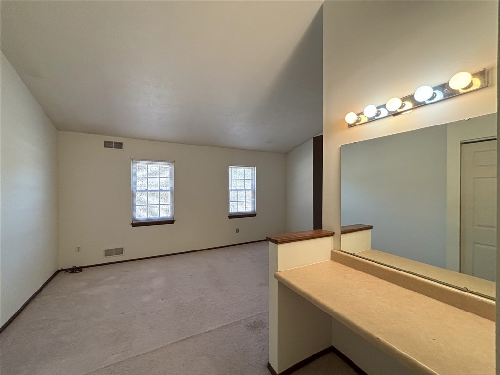 Murrysville, Pennsylvania 15668, United States, 2 Bedrooms Bedrooms, ,2 BathroomsBathrooms,Residential,Active,90614