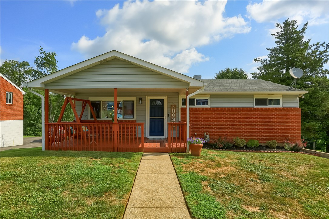 View Moon/Crescent Twp, PA 15108 house