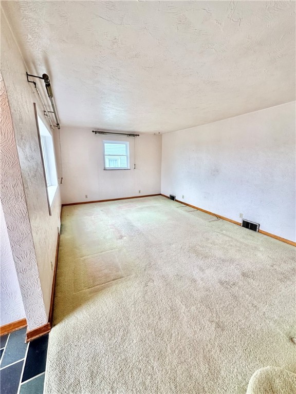 943 Orchard Ave