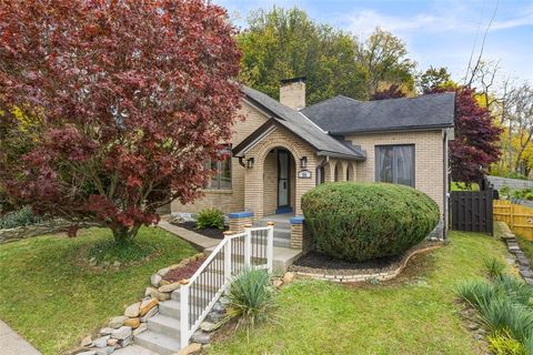 Photo of 56 Maplewood Ave, Pittsburgh, PA 15205 (MLS # 1728904)