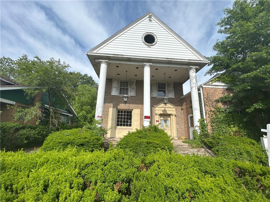 1369 5th Ave