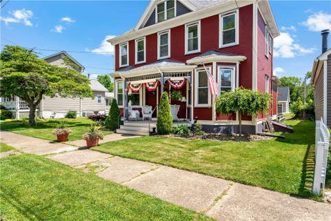 Photo for 1004 Market St