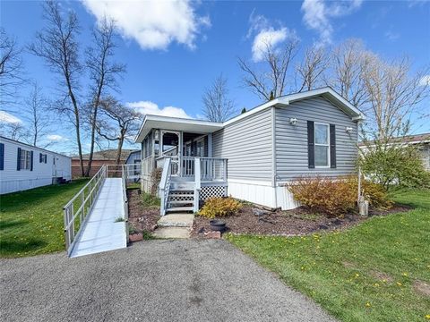 Photo of 16372 N Shady Acres #2N, Meadville, PA 16335 (MLS # 1750158)