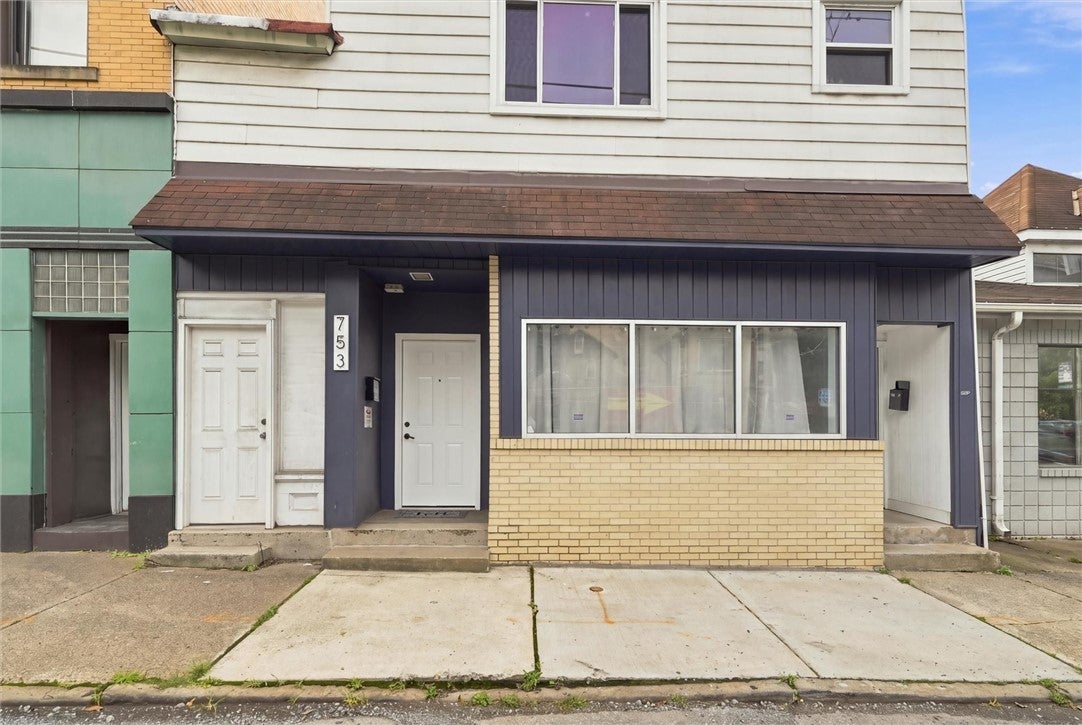 753 Chartiers Ave