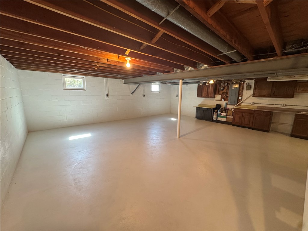 White Twp - Ind, Pennsylvania 15701, United States, 4 Bedrooms Bedrooms, ,3 BathroomsBathrooms,Residential,Contingent,87686