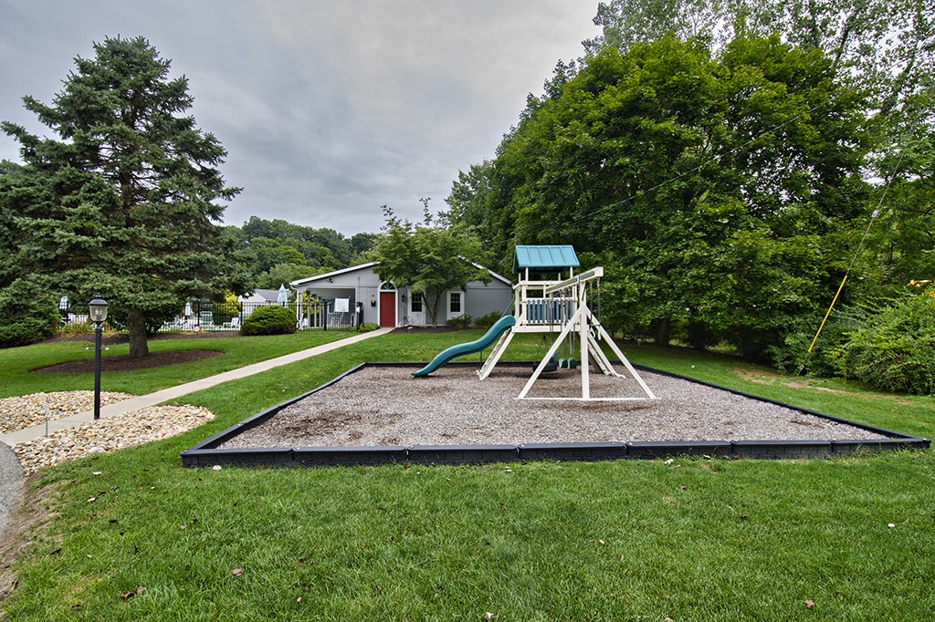 219 Commons Drive, Oakmont, Pennsylvania image 9