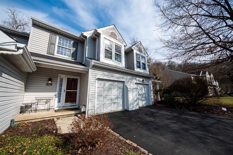 219 Commons Drive, Oakmont, Pennsylvania image 1