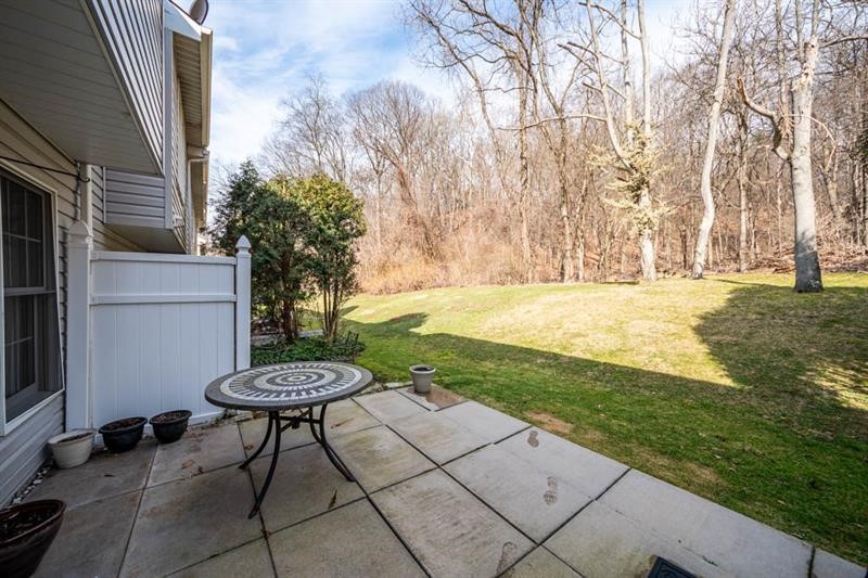 219 Commons Drive, Oakmont, Pennsylvania image 4