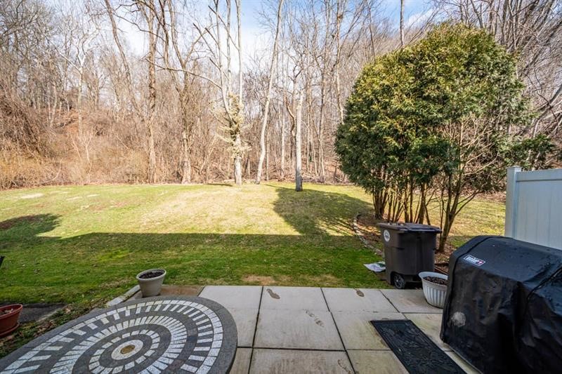 219 Commons Drive, Oakmont, Pennsylvania image 3