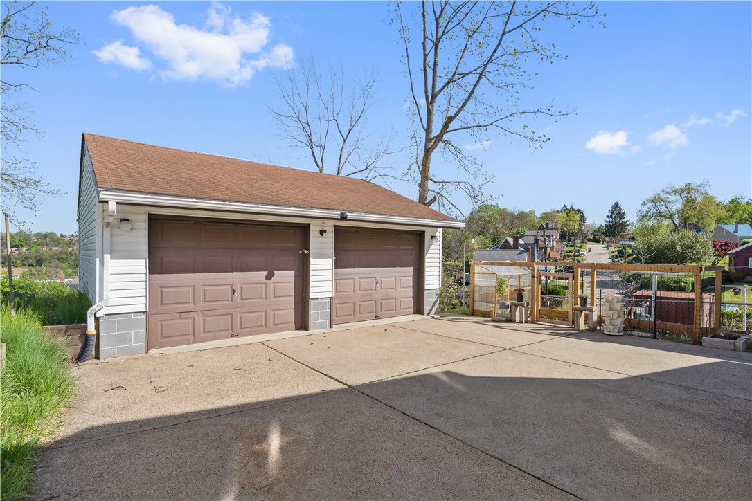 Castle Shannon, Pennsylvania 15234, United States, 3 Bedrooms Bedrooms, ,2 BathroomsBathrooms,Residential,Active,120175