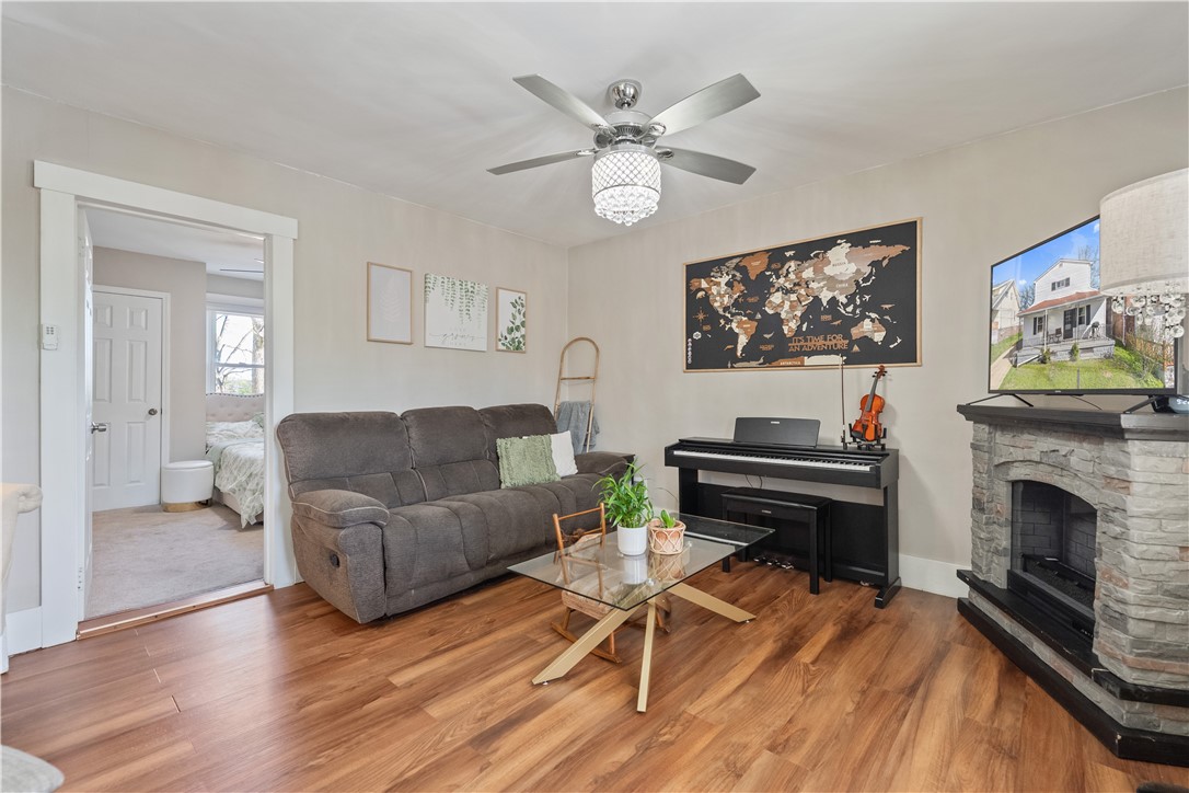 Castle Shannon, Pennsylvania 15234, United States, 3 Bedrooms Bedrooms, ,2 BathroomsBathrooms,Residential,Active,120175