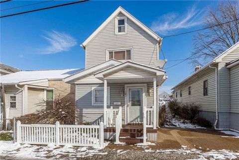 Photo of 181 Ohio St, Washington, PA 15301 (MLS # 1733265)